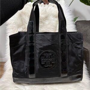 🔥 🔥 SALE 🔥 🔥  Authentic Tory Burch Black Logo Tote